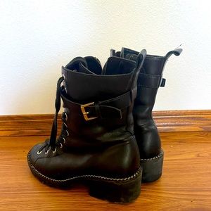 Black Kendal & Kylie boots.